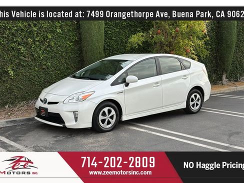 Used 2015 Toyota Prius Four FWD image 12