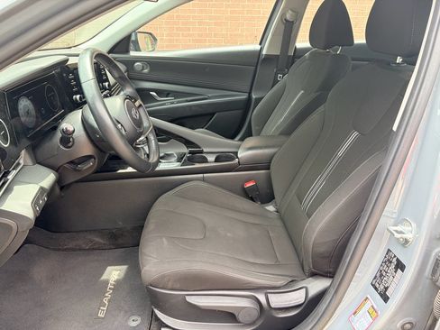 Used 2021 Hyundai Elantra SEL w/ Convenience Package FWD image 11