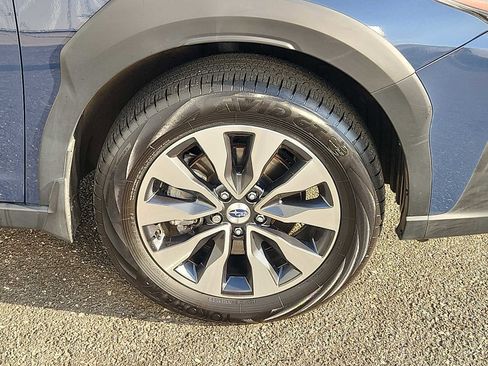 Used 2025 Subaru Outback Limited AWD/4WD image 8