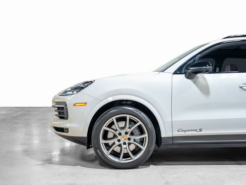Used 2022 Porsche Cayenne S Platinum image 28