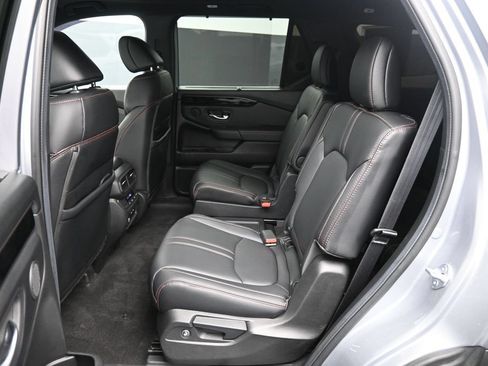 Used 2024 Honda Pilot TrailSport image 21