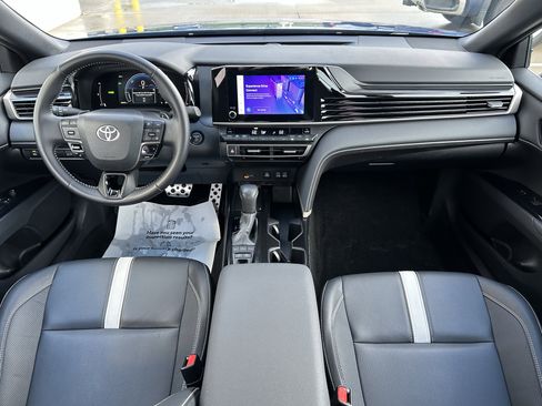 Certified 2025 Toyota Camry SE image 19