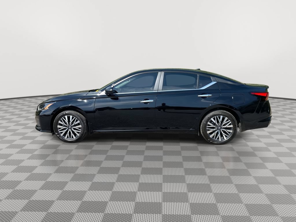 Certified 2025 Nissan Altima 2.5 SV FWD image 8