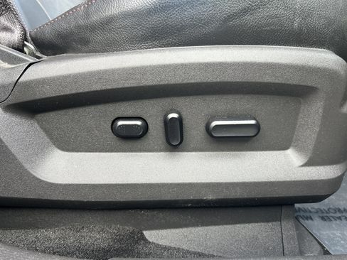 Used 2013 Ford Edge Limited image 28