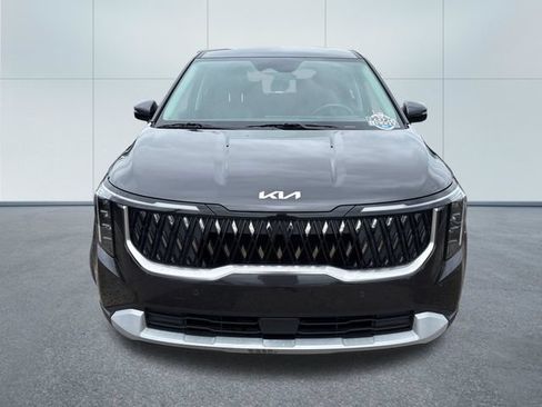 Used 2025 Kia Carnival FWD image 6
