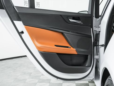 Used 2018 Jaguar XE Portfolio image 20