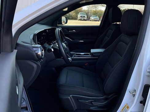 Used 2025 Chevrolet Equinox LT image 10