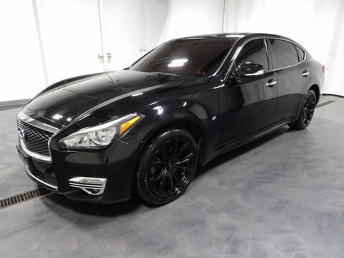 Used 2016 INFINITI Q70 L 3.7 w/ Technology Package AWD/4WD image 5