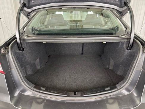 Used 2019 Ford Fusion SE FWD image 12