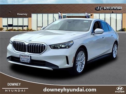 Used 2025 BMW 530i xDrive image 1