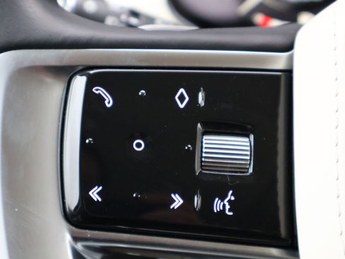 Certified 2023 Land Rover Range Rover SE AWD/4WD image 16