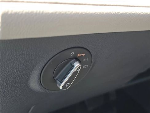 New 2026 Volkswagen Taos SEL AWD/4WD image 7