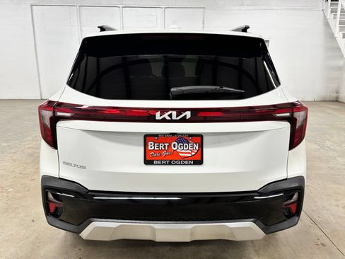 Used 2025 Kia Seltos S FWD image 5