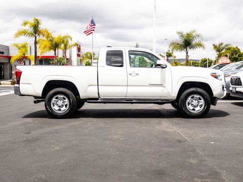 Used 2021 Toyota Tacoma SR5 RWD image 13