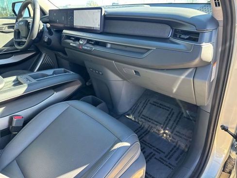 Used 2024 Kia EV9 Light Long Range image 19