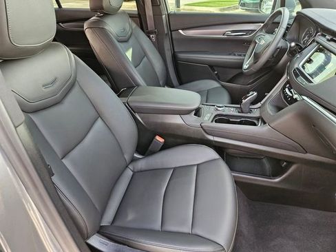 New 2025 Cadillac XT6 Luxury image 26
