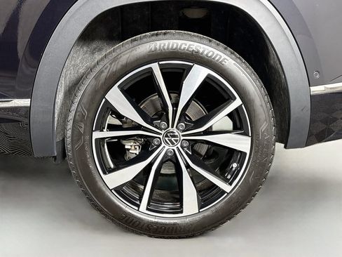 Used 2024 Volkswagen Atlas Cross Sport SEL Premium R-Line AWD/4WD image 35