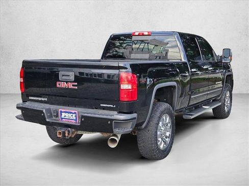 Used 2018 GMC Sierra 2500 Denali w/ Duramax Plus Package AWD/4WD image 5