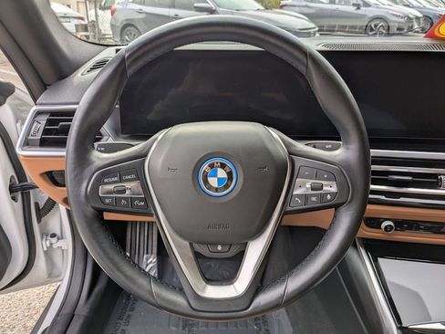 Used 2023 BMW i4 eDrive40 w/ Premium Package image 15