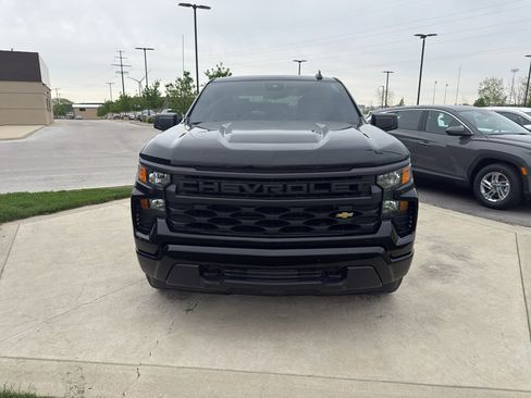 Used 2023 Chevrolet Silverado 1500 Custom AWD/4WD image 5