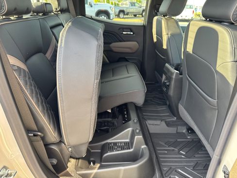 New 2026 GMC Canyon Denali image 18