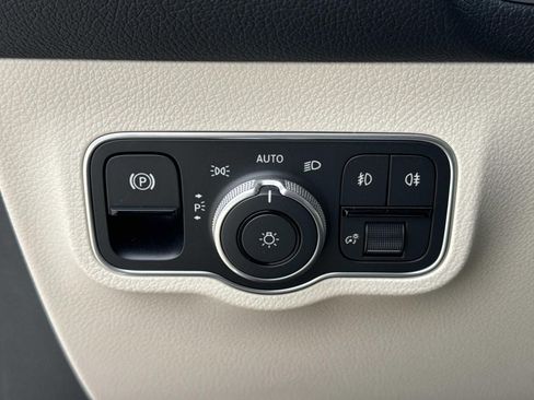 Used 2026 Mercedes-Benz GLB 250 image 21