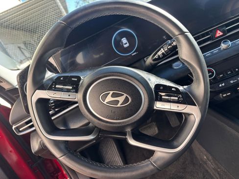 Used 2025 Hyundai Elantra Limited image 38