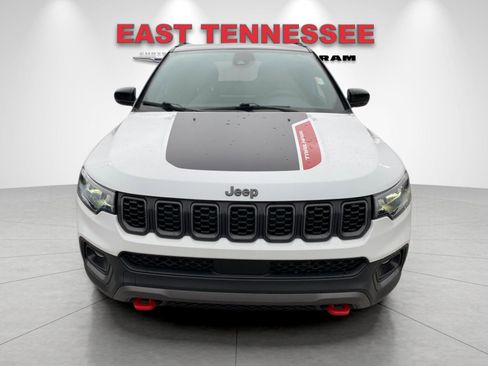 Used 2024 Jeep Compass Trailhawk image 9