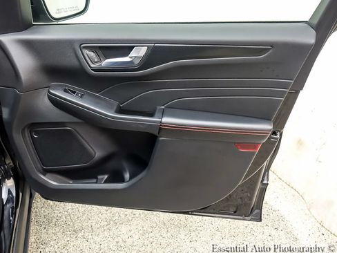 Certified 2022 Ford Escape SEL w/ SEL Stealth AWD Package image 26