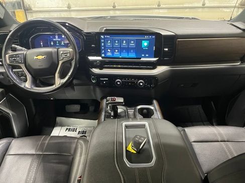 Used 2022 Chevrolet Silverado 1500 High Country w/ High Country Premium Package AWD/4WD image 5