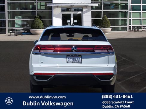 Used 2024 Volkswagen Atlas Cross Sport SE FWD image 5