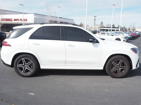 Used 2025 Mercedes-Benz GLE 350 4MATIC w/ AMG Line Exterior image 7