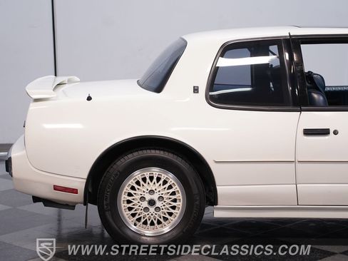 Used 1989 Oldsmobile Toronado Trofeo FWD image 24