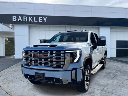 New 2026 GMC Sierra 2500 Denali w/ Denali Reserve Package image 3