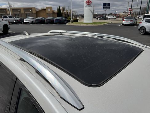 Used 2019 Chevrolet Equinox LT w/ Sun & Navigation Package image 17