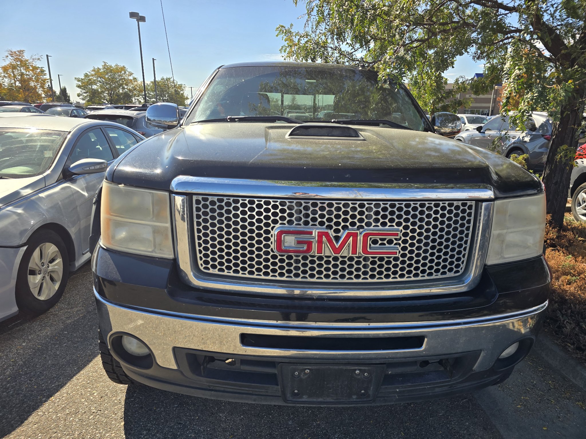 Used 2012 GMC Sierra 1500 SLT w/ All-Terrain Package AWD/4WD image 9