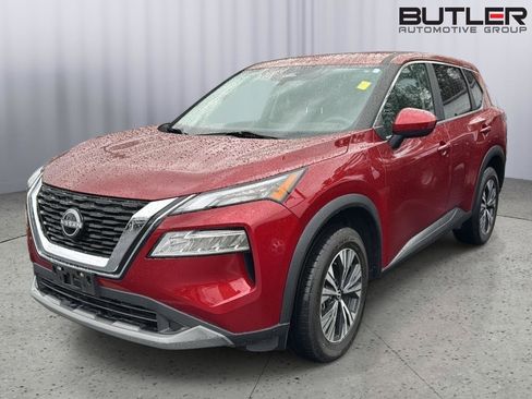 Used 2023 Nissan Rogue SV image 2