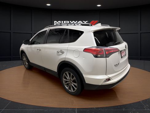 Used 2018 Toyota RAV4 Limited FWD image 3