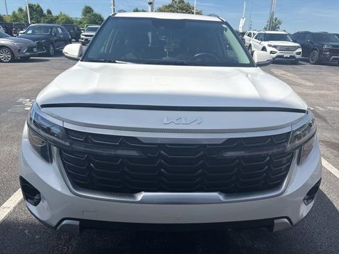 Used 2024 Kia Seltos EX AWD/4WD image 2