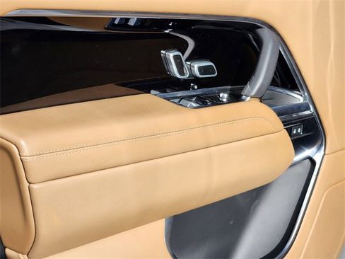 Used 2023 Land Rover Range Rover Long Wheelbase SE image 10