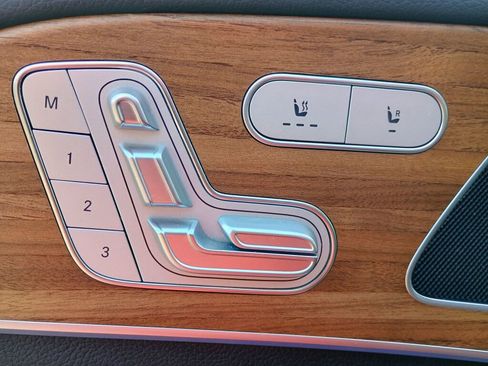 Used 2025 Mercedes-Benz GLE 450e 4MATIC image 8