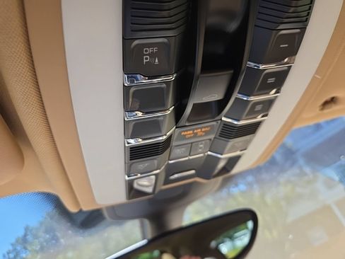 Used 2014 Porsche Cayenne AWD/4WD image 20
