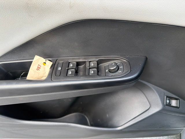 Used 2023 Volkswagen Taos SE w/ Panoramic Sunroof Package FWD image 17