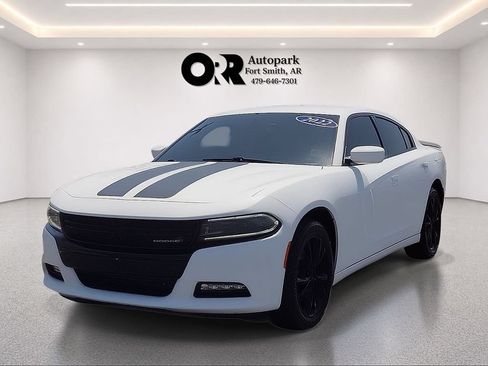Used 2022 Dodge Charger SXT AWD/4WD image 2