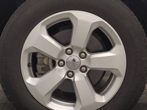 Used 2018 Jeep Compass Latitude w/ Popular Equipment Group image 31