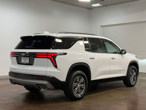 Used 2026 Chevrolet Traverse LT AWD/4WD image 24