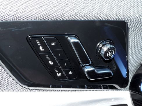 New 2026 Cadillac Optiq Luxury 2 image 22