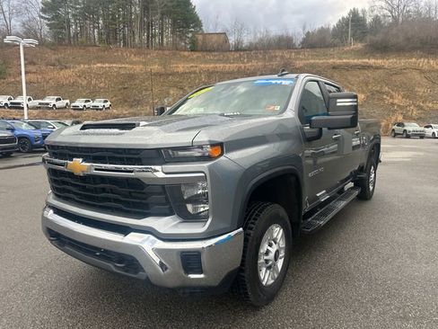 Used 2024 Chevrolet Silverado 2500 LT image 8