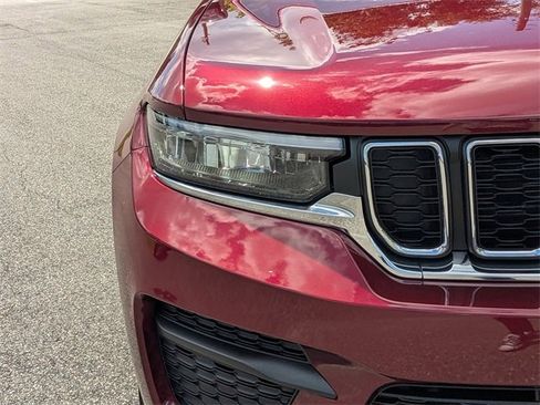 New 2025 Jeep Grand Cherokee Laredo X w/ Luxury Tech Group I image 10