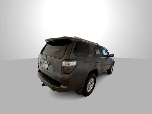 Certified 2017 Toyota 4Runner SR5 AWD/4WD image 8